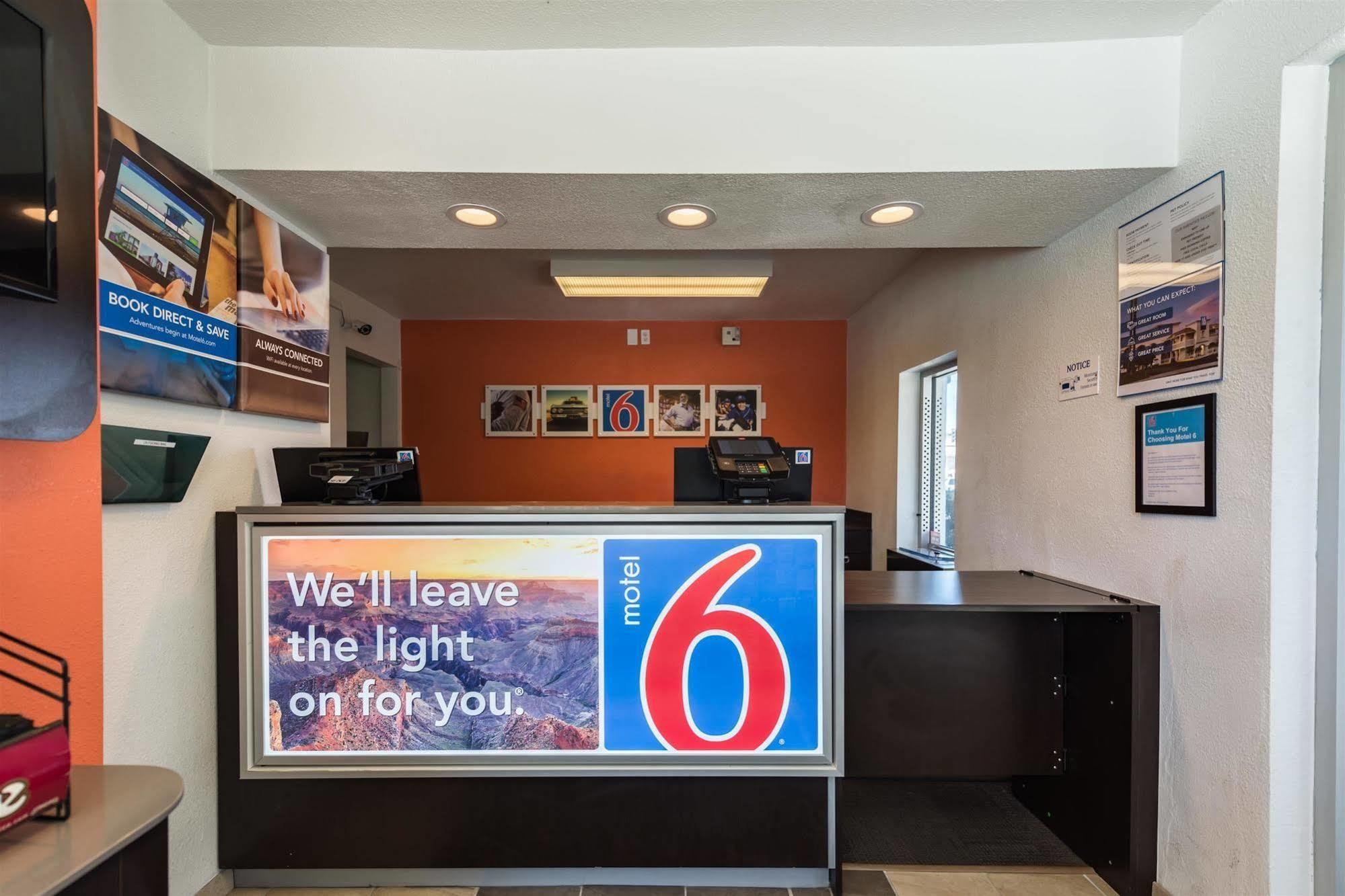 Motel 6-Reno, Nv - Virginia Plumb Luaran gambar